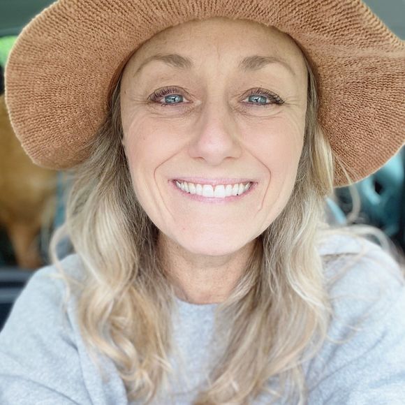 Meet your Posher, Lizzy - Picture 1 of 1